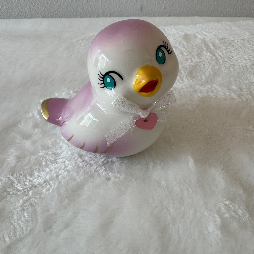 Ceramic 2025 Looking Straight, Valentine's Day Love Bird New.